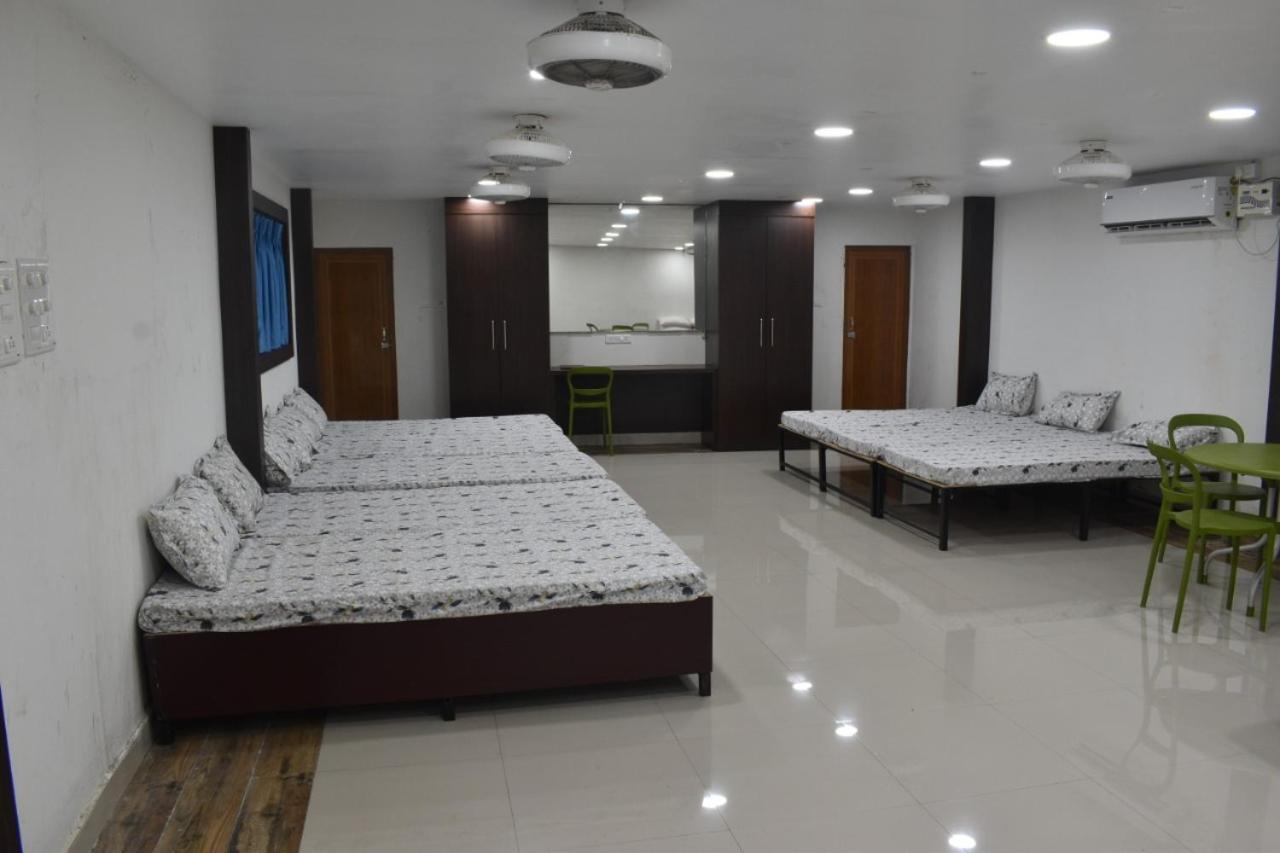 Midwaay Resort Patratu Экстерьер фото