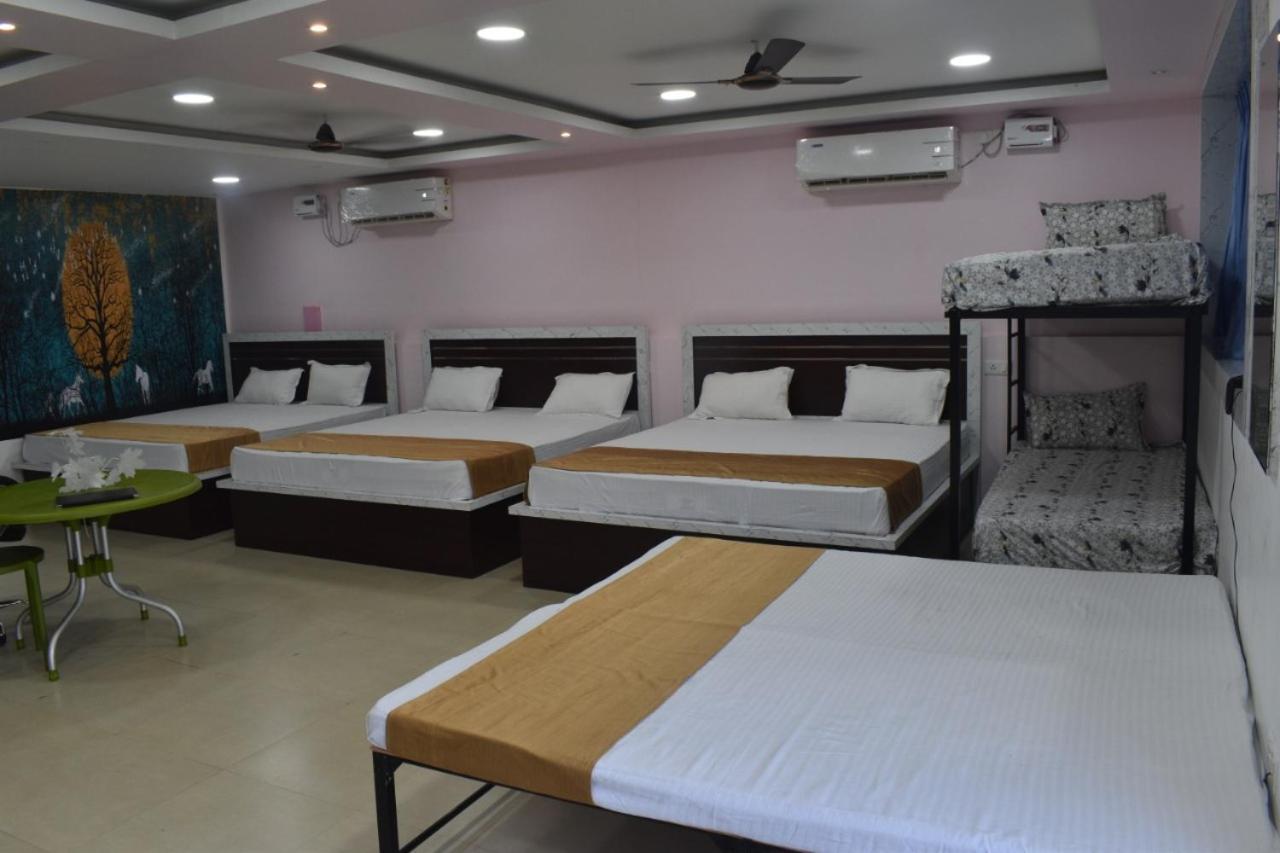 Midwaay Resort Patratu Экстерьер фото