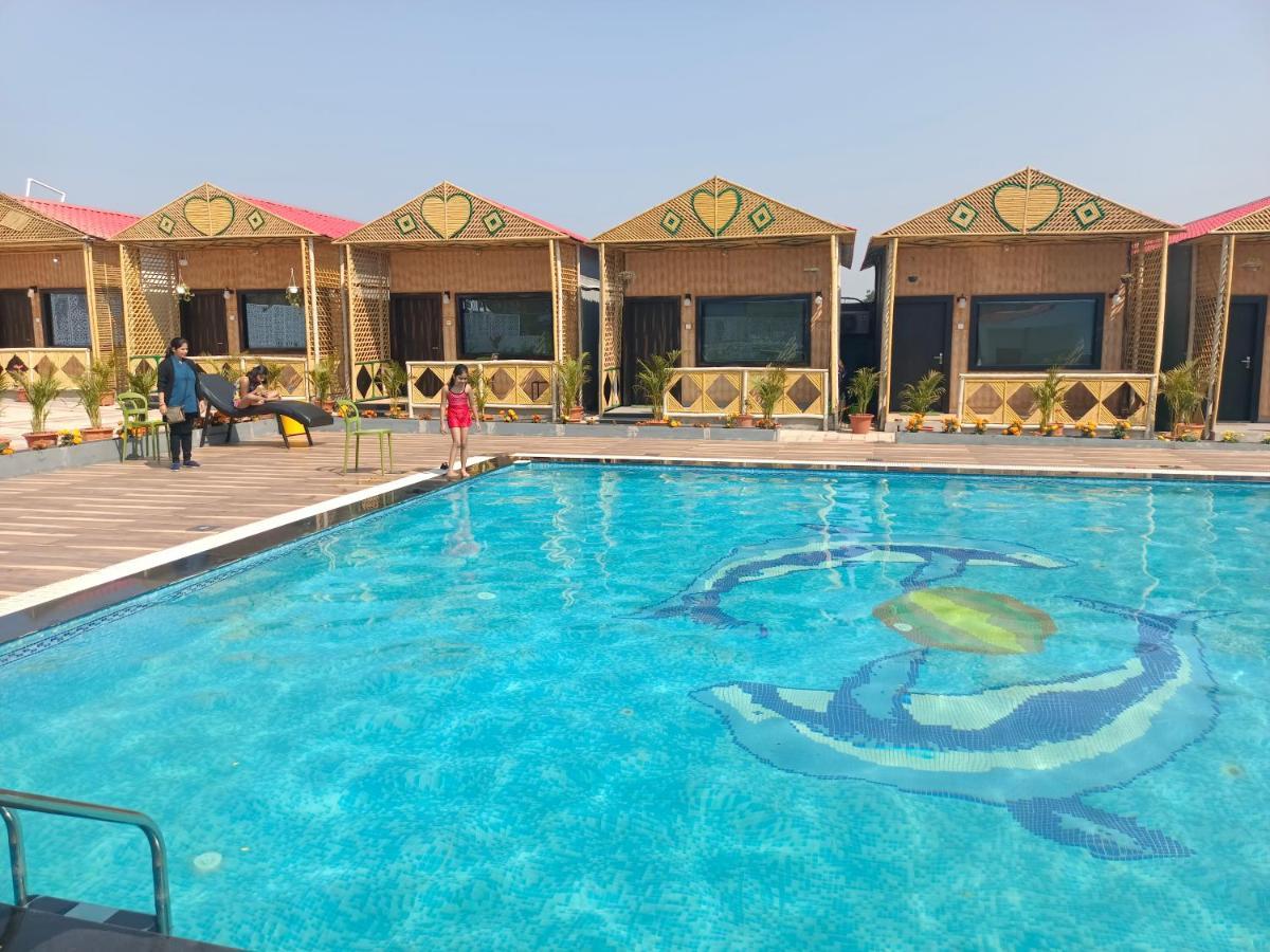 Midwaay Resort Patratu Экстерьер фото